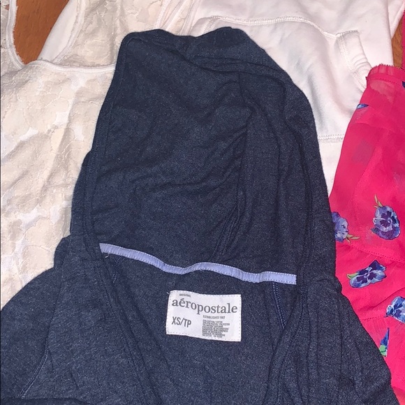 Hollister Abercrombie and Aeropostale bundle XS - Picture 5 of 7